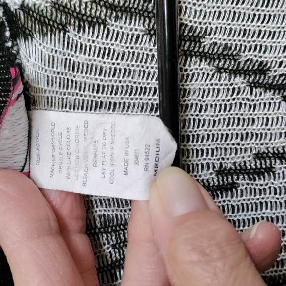 💥5/$10💥🦋Say What cardigan - Picture 5 of 5